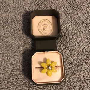 Juicy couture flower ring